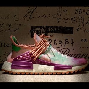 adidas Human Race AMD Pharrell Holiday Festival (Chalk Coral)